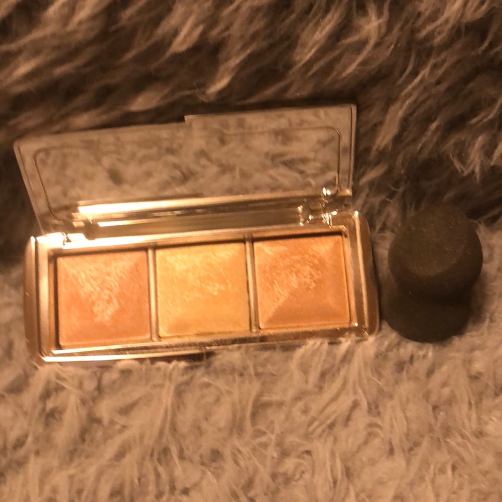 Hourglass strobe palette with sculptor applicator